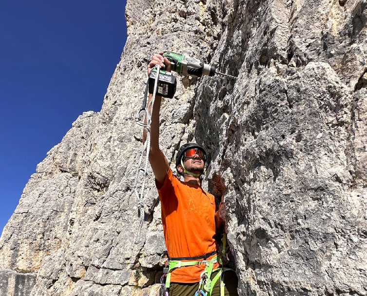 Giordano Riello inaugura la via "Cerullova" a Torre Grande: tra alpinismo e sfida personale.